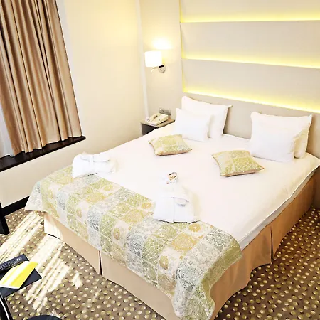 호텔 Leonardo Center 4*