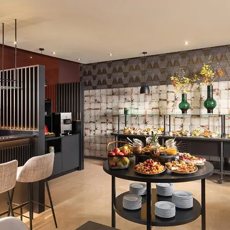 호텔 Leonardo Center 4*