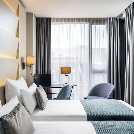 호텔 Leonardo Center 4*