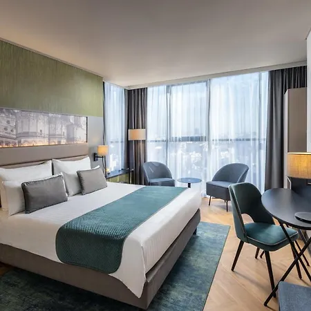 Hotel Leonardo Center 4*