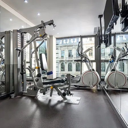 Leonardo Center מלון