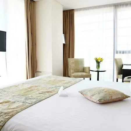 Leonardo Center 4* Bucharest