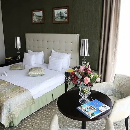 Hotel Leonardo Center 4*