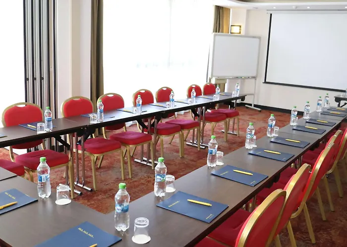 Leonardo Center Hotel