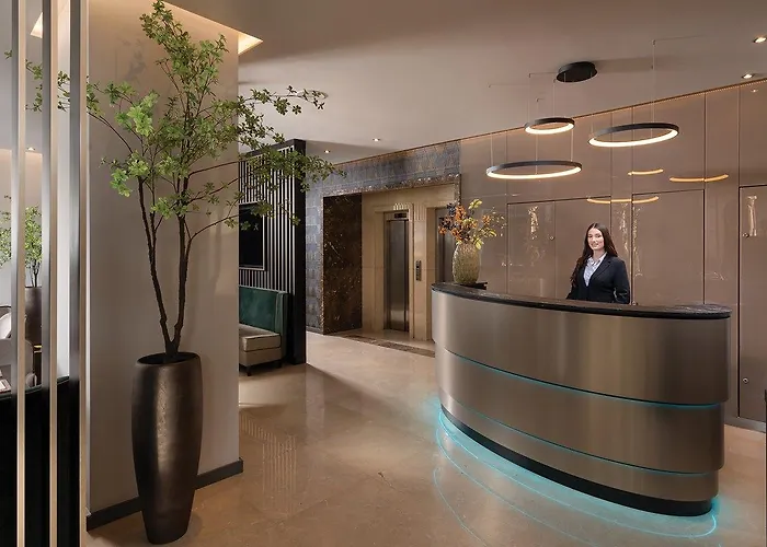 Leonardo Center 4*