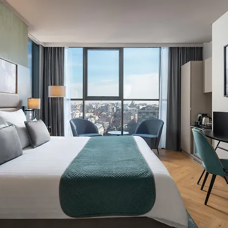 Leonardo Center 4*