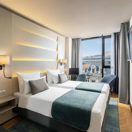 Ξενοδοχείο Leonardo Center 4*