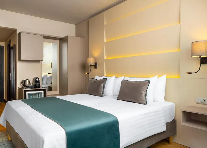 Leonardo Center 4*