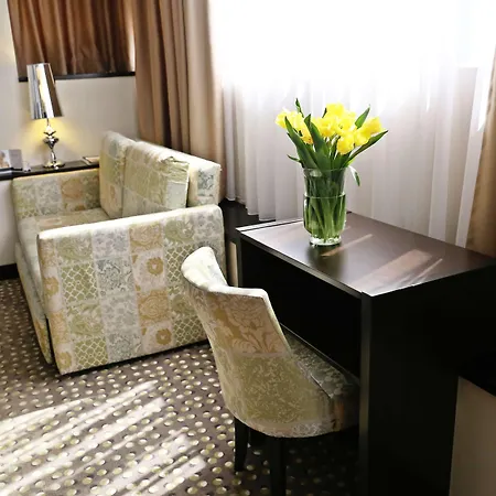 Golden Tulip Victoria