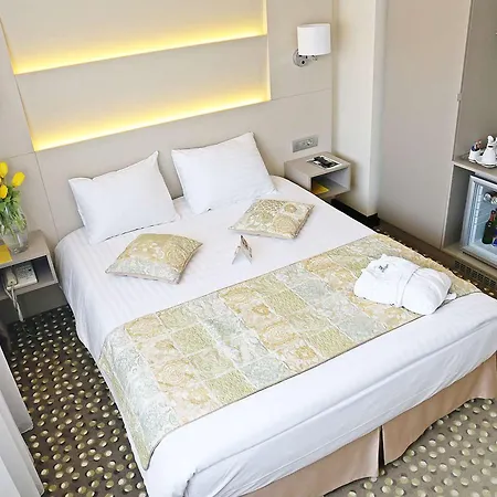 Leonardo Center 4*